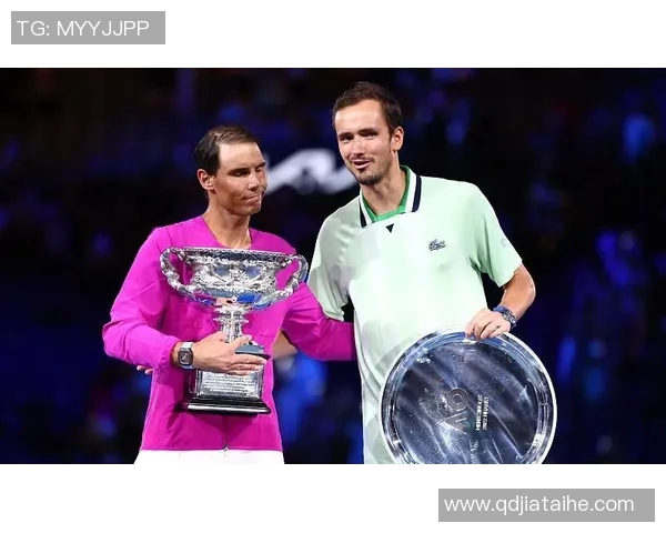 武汉羽毛球队逆袭之路揭秘:从低谷到大满贯的辉煌历程 武汉羽毛球队逆袭之路揭秘:从低谷到大满贯的辉煌历程