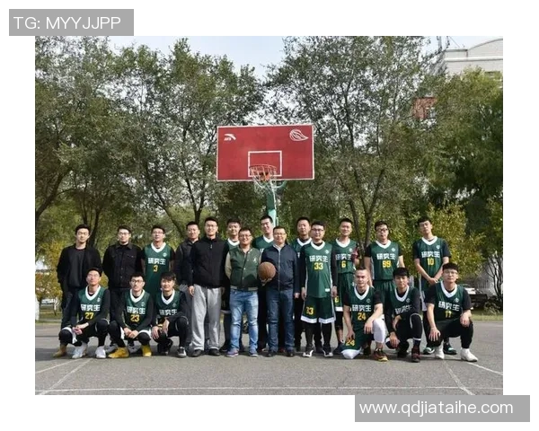 上海篮球队灵活性变革引发热议探索新战术与团队协作的未来发展 上海篮球队灵活性变革引发热议探索新战术与团队协作的未来发展