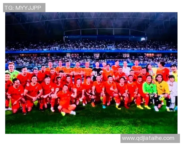 传奇足球明星杰克的精彩瞬间与辉煌成就全景展示